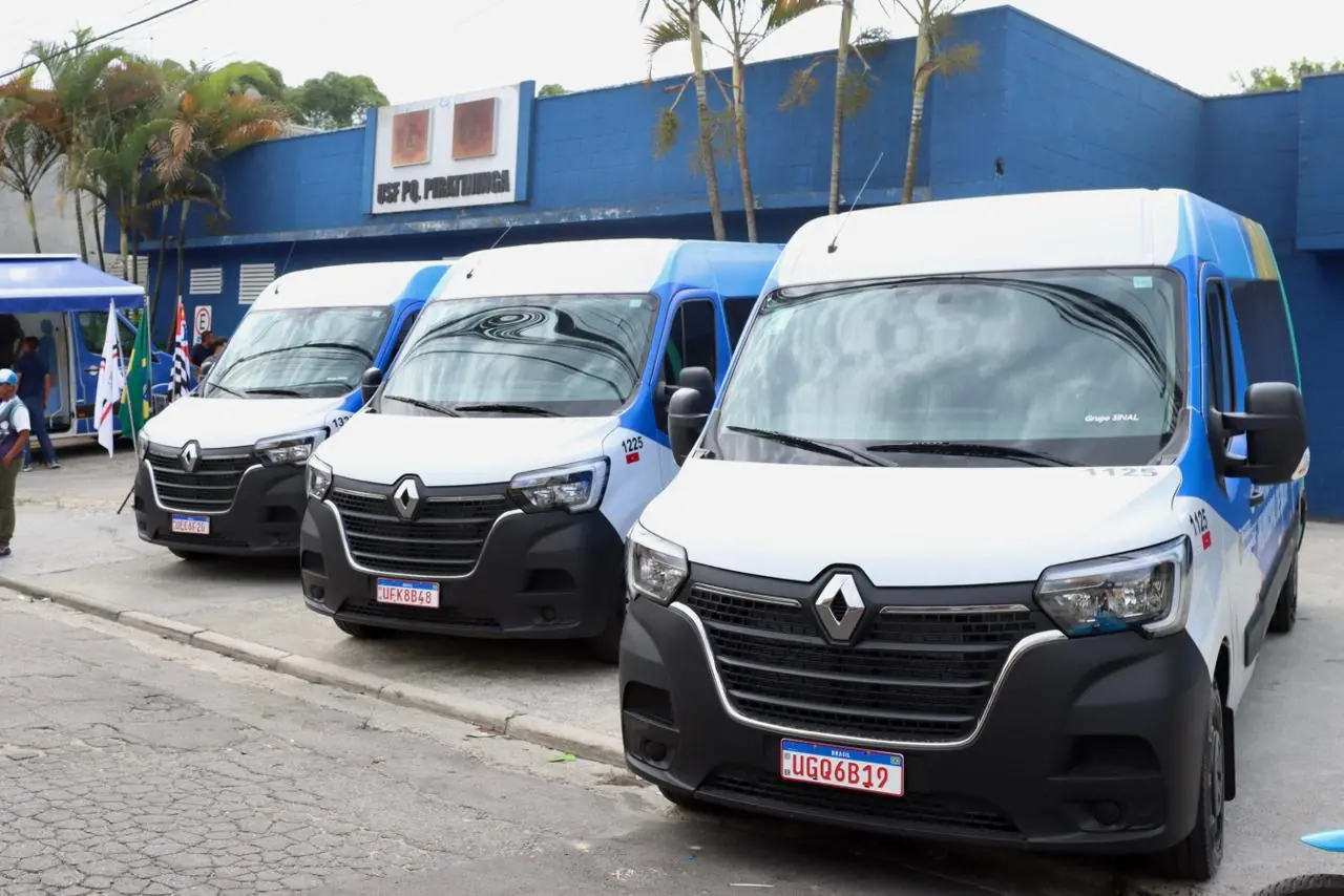 USF Parque Piratininga recebe vacimóvel e três vans para transportar pacientes em hemodiálise