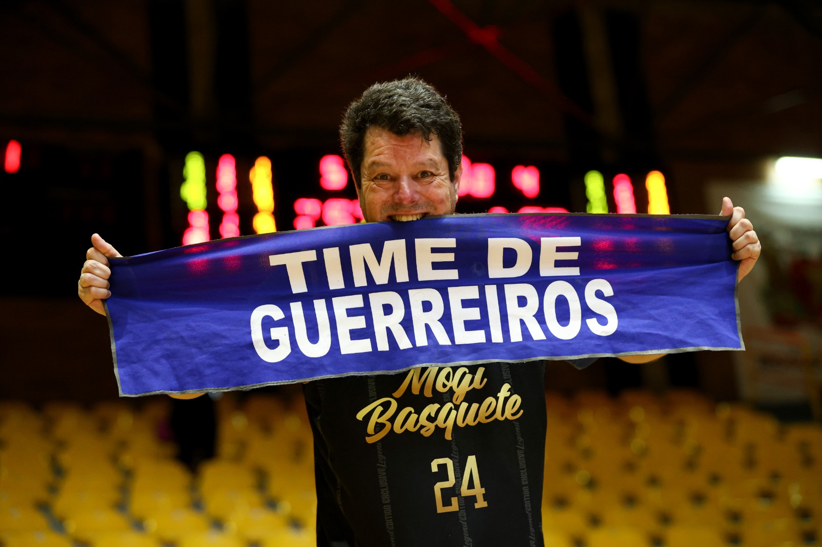 Mogi Basquete inicia entrega das carteirinhas do programa Sócio Guerreiro