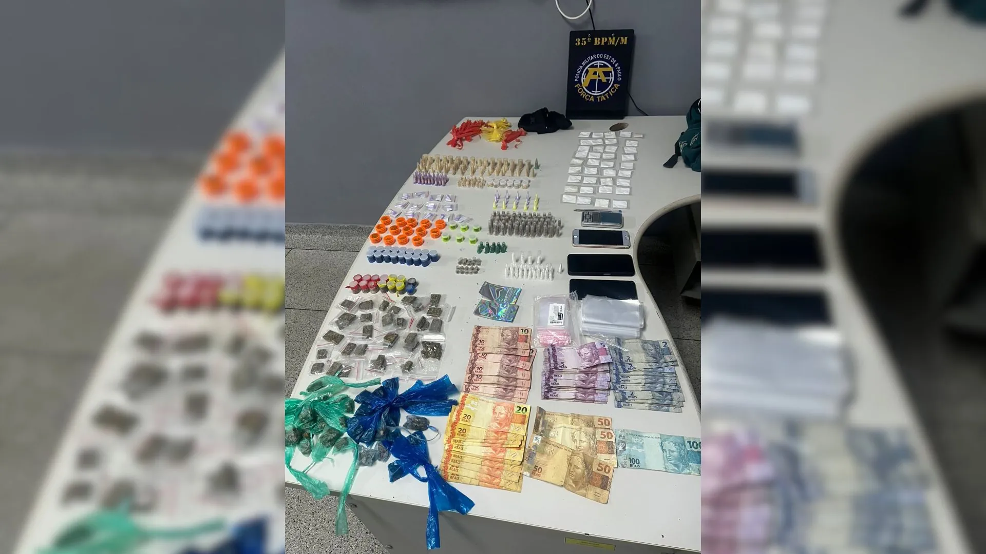 PM prende dois homens e apreende adolescente em flagrante por tráfico de drogas, em Itaquaquecetuba