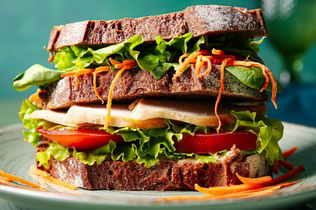 Lanche saudável: 4 receitas leves e práticas para o café da tarde