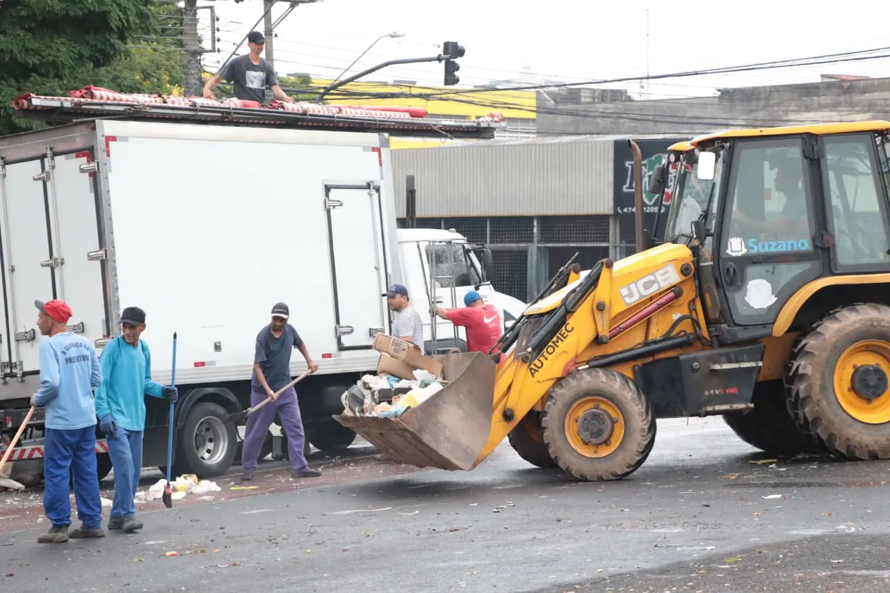 Suzano decreta estado de calamidade ambiental e sanitária após dias sem coleta de lixo