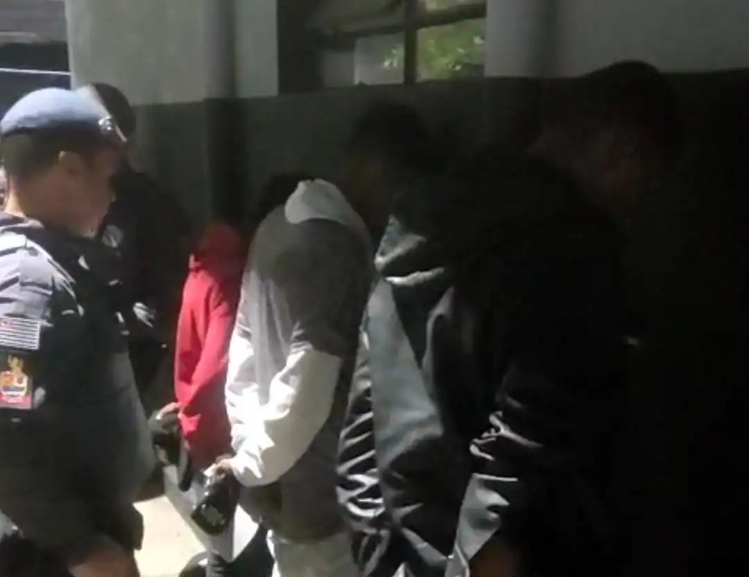 Três adolescentes são apreendidos suspeitos de roubo em Itaquaquecetuba