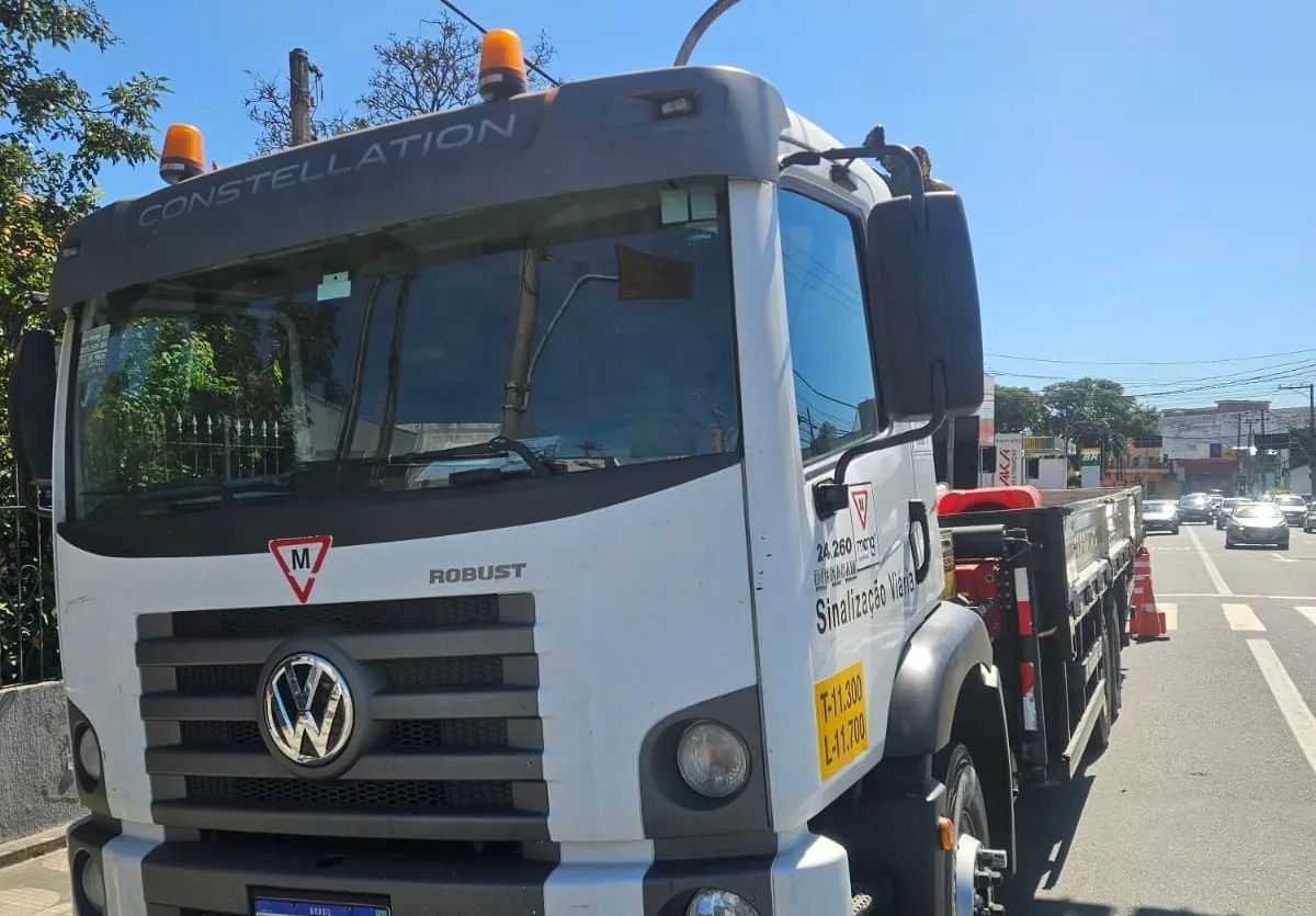 Caminhão roubado na Marginal Tietê é recuperado pela PM em Mogi das Cruzes