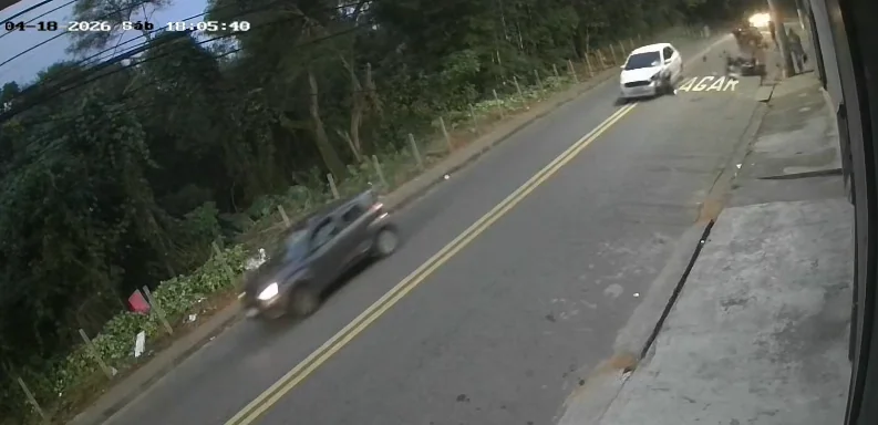 Vídeo: motorista embriagado invade contramão, atinge motociclista e é preso em Itaquá