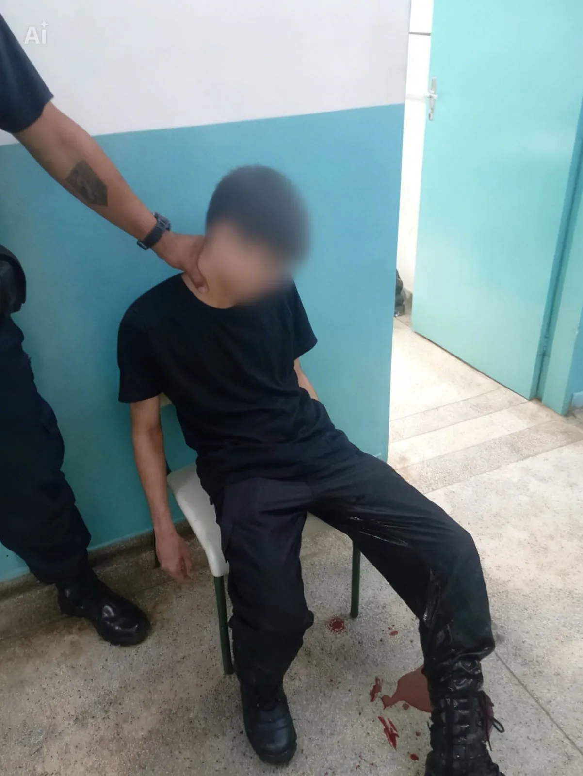 Ex-aluno pula muro de Escola Municipal e fere professora, em Suzano