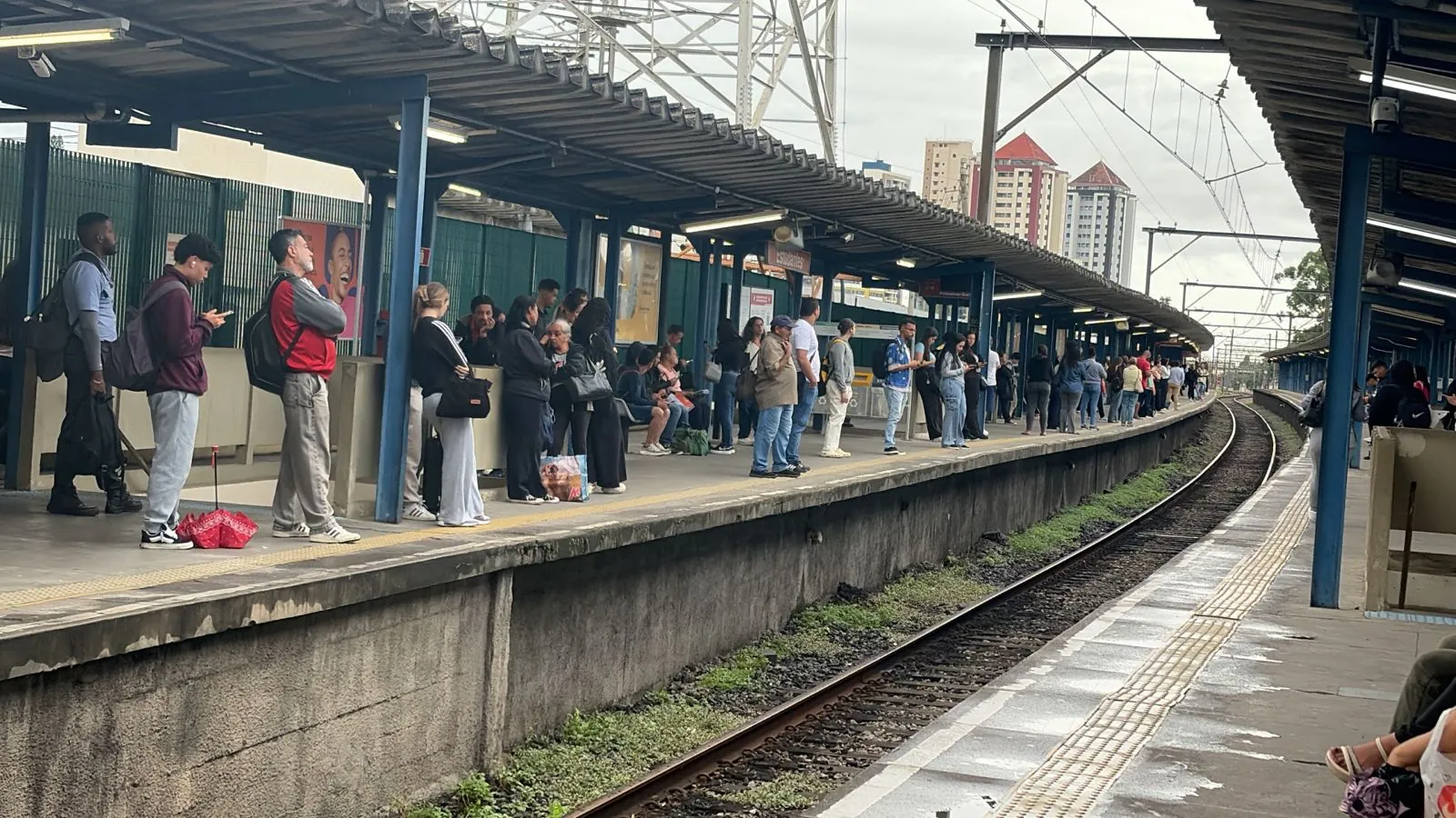 Falha de sinalização afeta circulação de trens da Linha 11 e 12 nesta sexta-feira