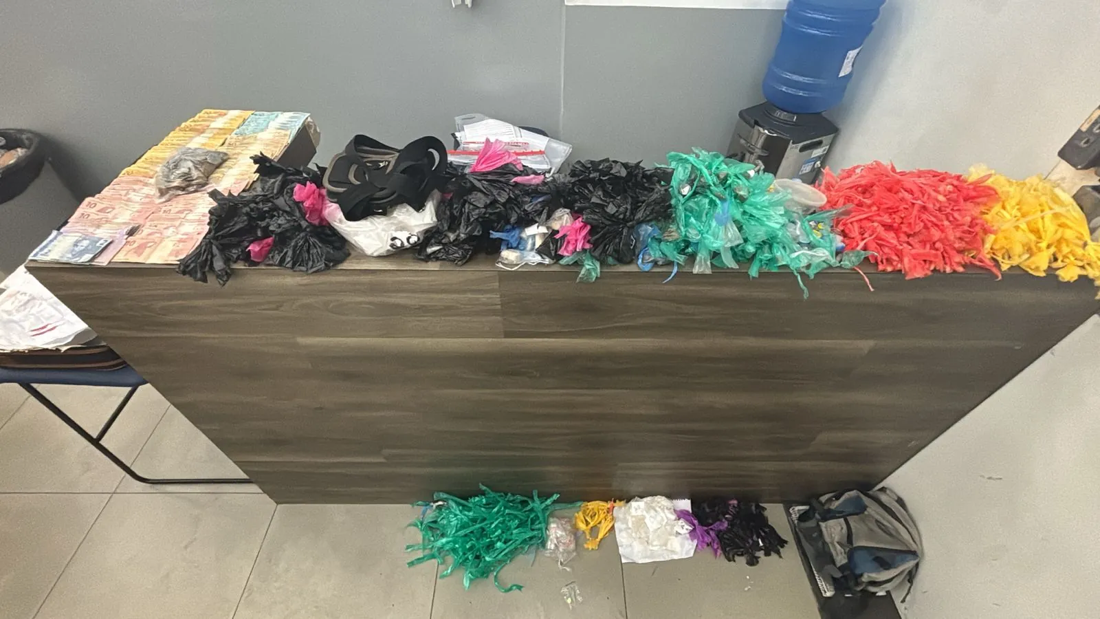 PM prende homem por tráfico e apreende mais de 3 kg de drogas em Mogi das Cruzes