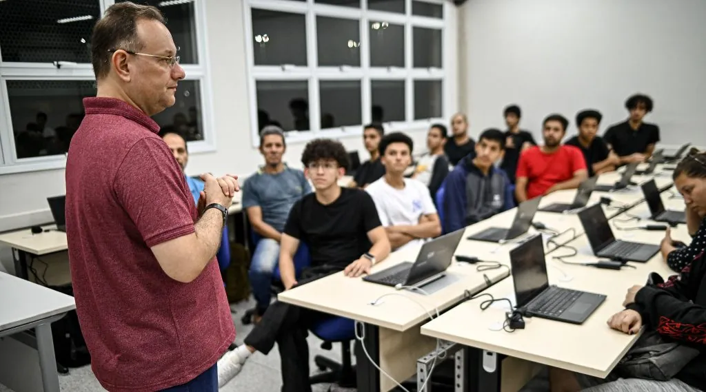 Educação de SP quer ampliar oferta de ensino profissionalizante no Alto Tietê, diz secretário
