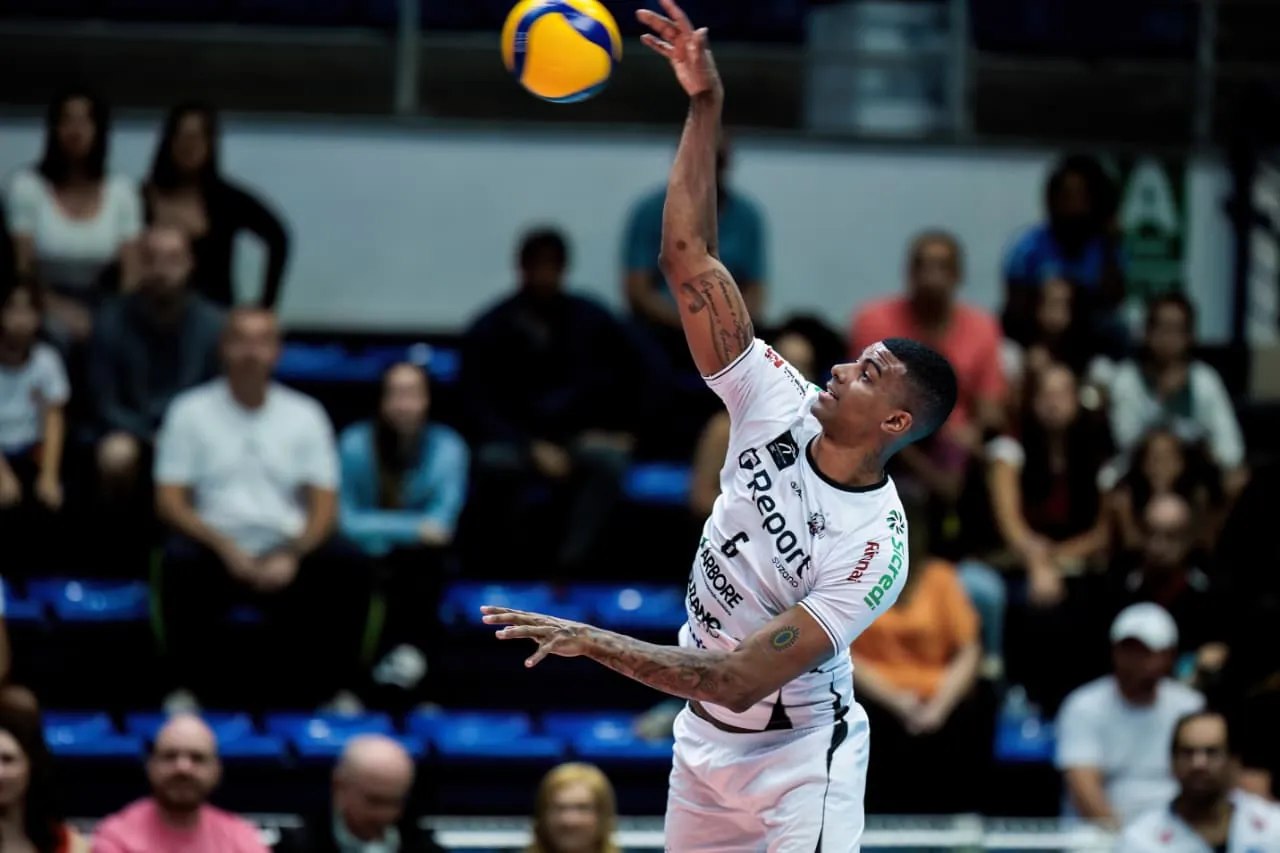Suzano Vôlei anuncia renovação de contrato com ponteiro titular Robert