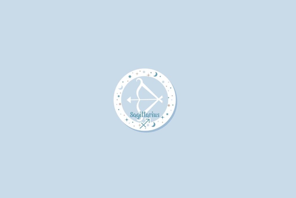Símbolo do signo de sagitário sobre fundo azul-claro, com detalhes de estrelas e luas distribuídos ao redor em um círculo branco