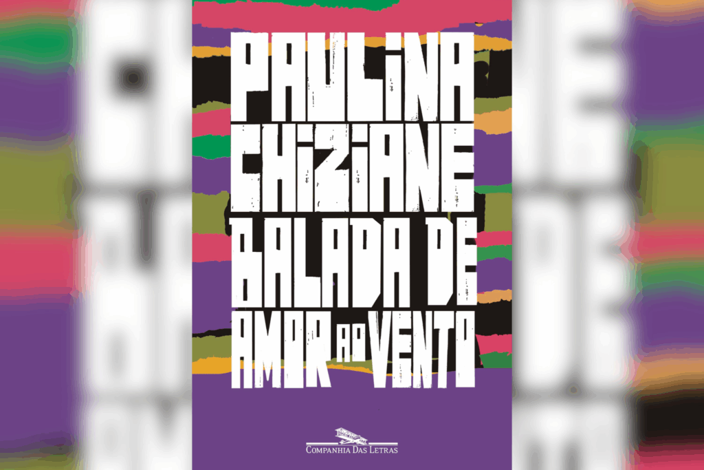 Capa do livro “Balada de Amor ao Vento – Paulina Chiziane“ com fundo roxo e listras horizontais coloridas. O título e o nome da autora estão escritos em letras brancas grandes, grossas e alongadas verticalmente.