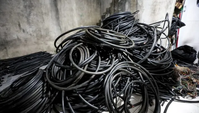 GCM de Suzano apreende 1,4 tonelada de fios furtados e prende dupla por receptação