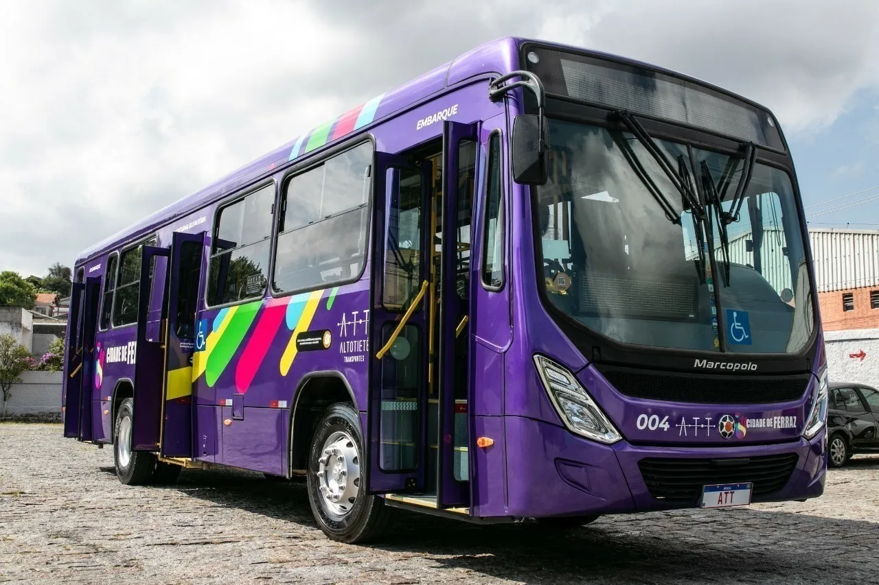 Moradores de Ferraz passam a contar com ônibus gratuito aos domingos e feriados