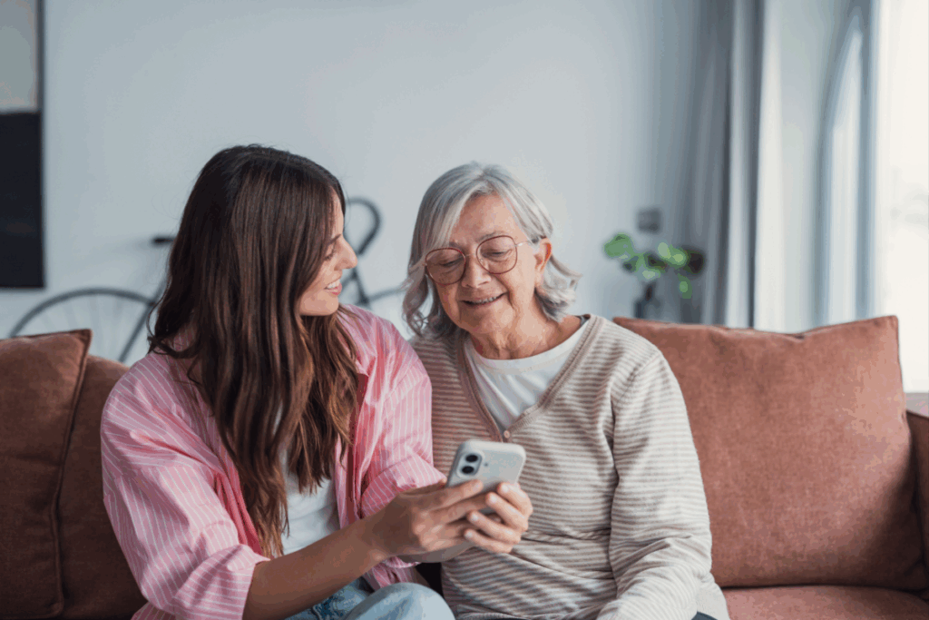 5 golpes digitais comuns contra idosos e como evitá-los 