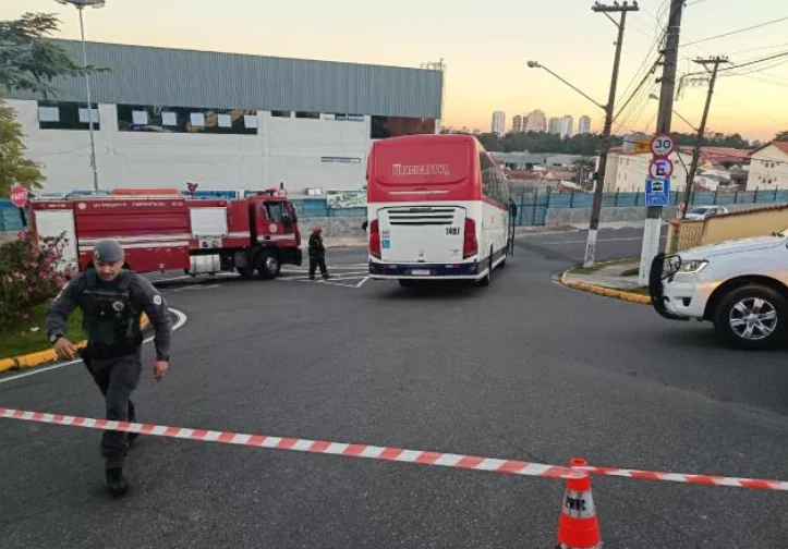 Idosa é atropelada por ônibus no Jd. Maricá, em Mogi das Cruzes