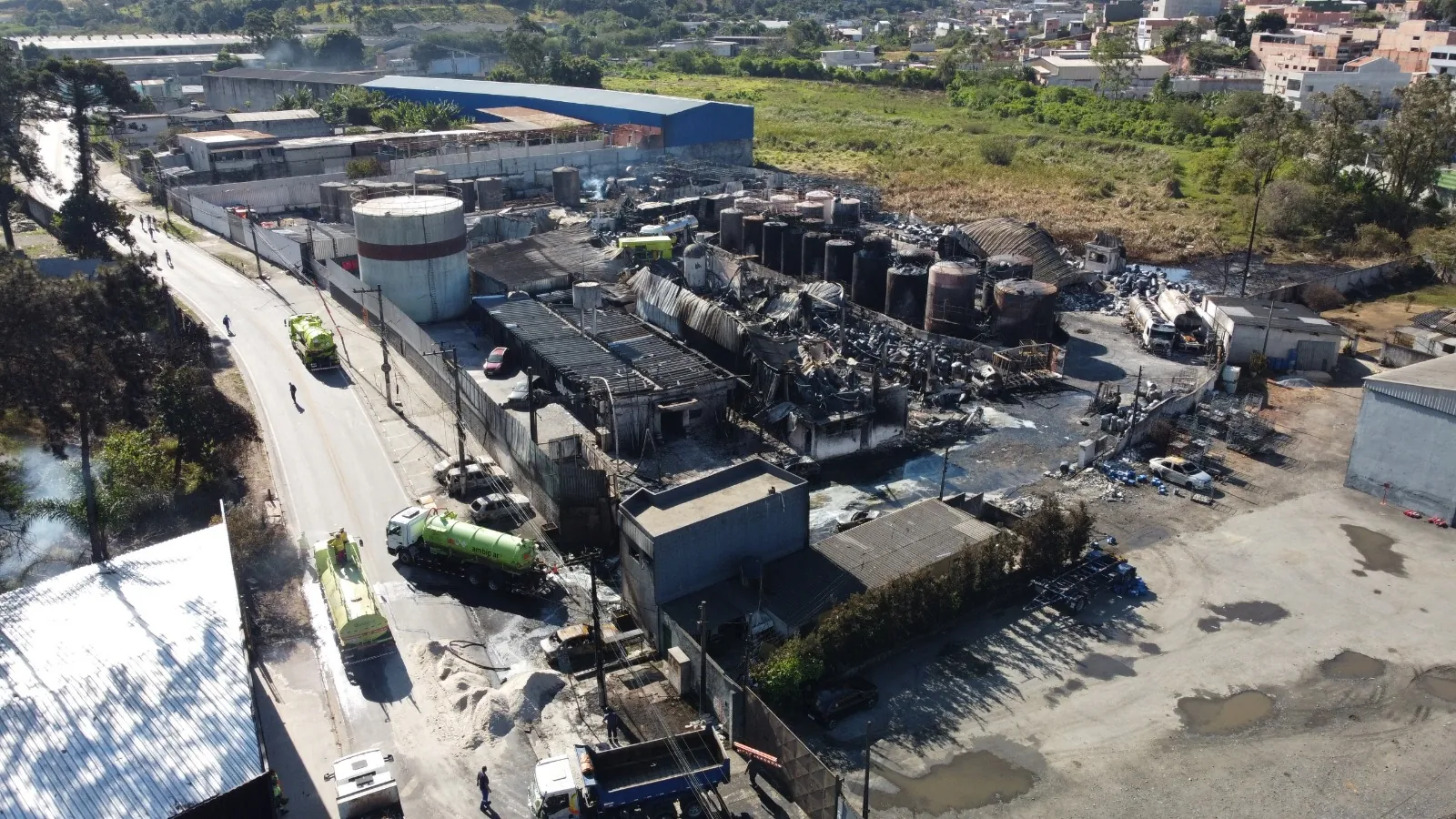 Após 50h, área atingida por incêndio em Itaquaquecetuba é totalmente liberada