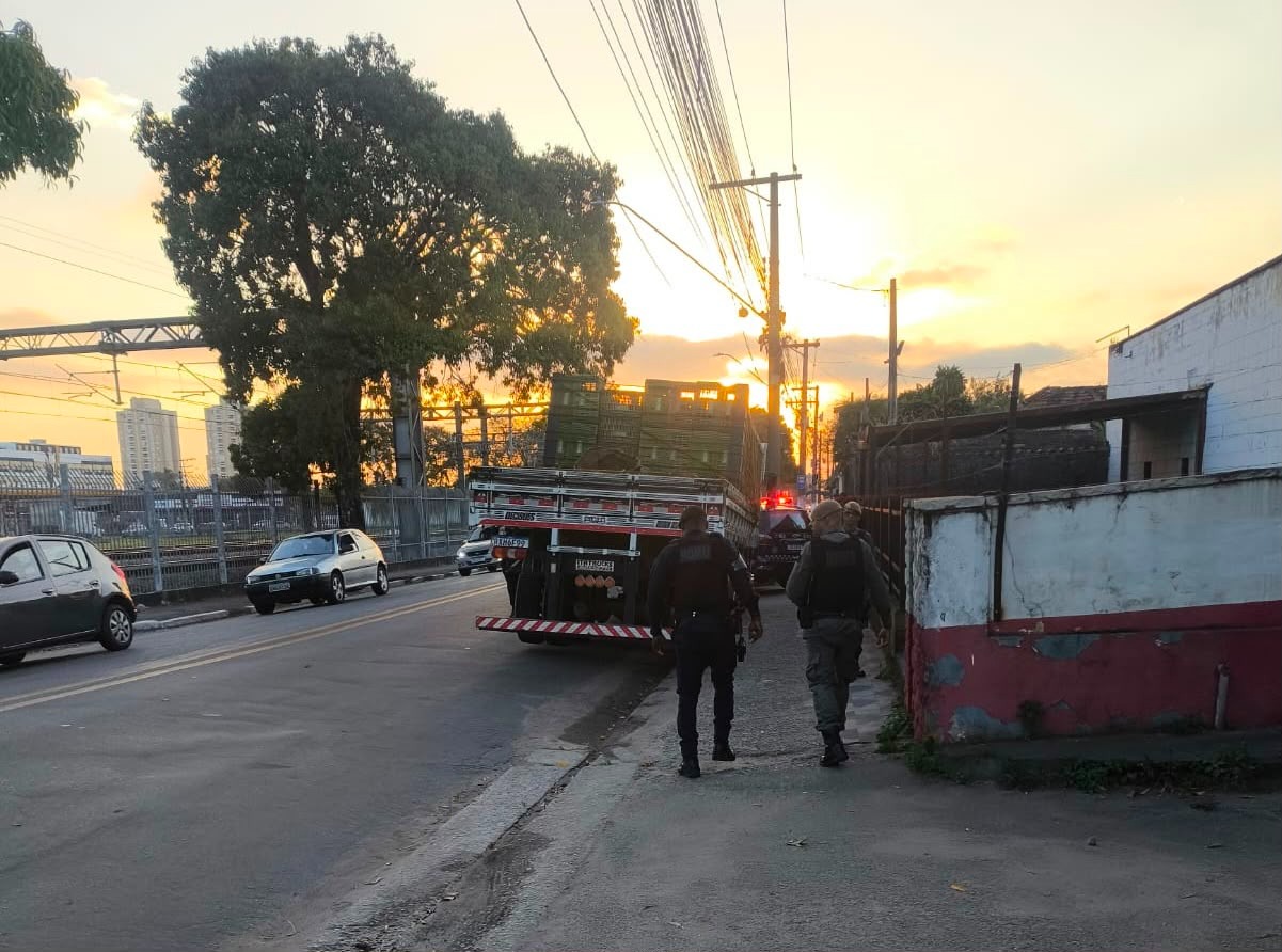 Suspeito de participar de roubo de caminhão é preso após perseguição em Suzano