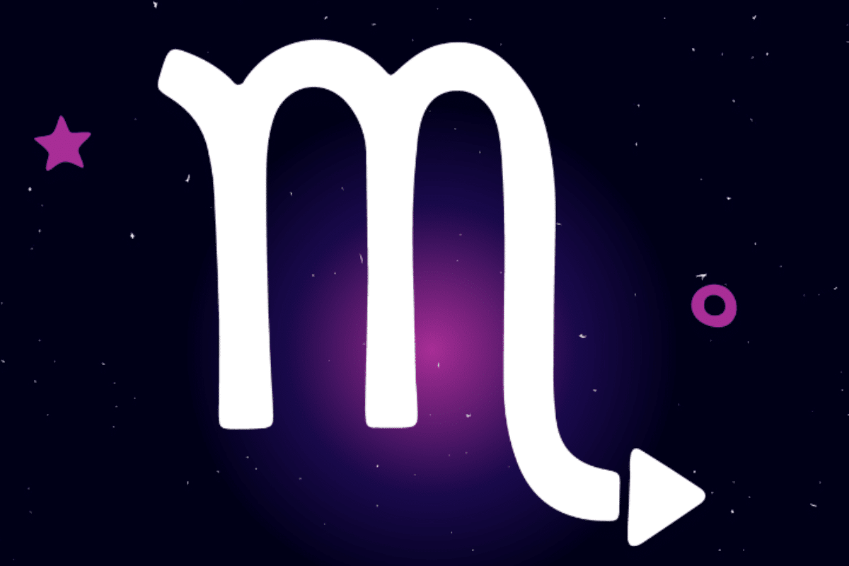 A imagem apresenta o símbolo astrológico de Escorpião em branco, grande e centralizado. O desenho lembra a letra “m”, formada por três hastes alongadas e arredondadas, sendo que a última se prolonga para baixo e termina em uma ponta triangular voltada para a direita, remetendo ao ferrão de um escorpião. Atrás do símbolo há um brilho roxo e magenta concentrado na região central.