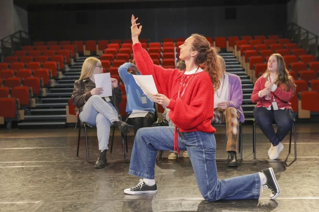 Diário Comunidade celebra o teatro com histórias de artistas da região