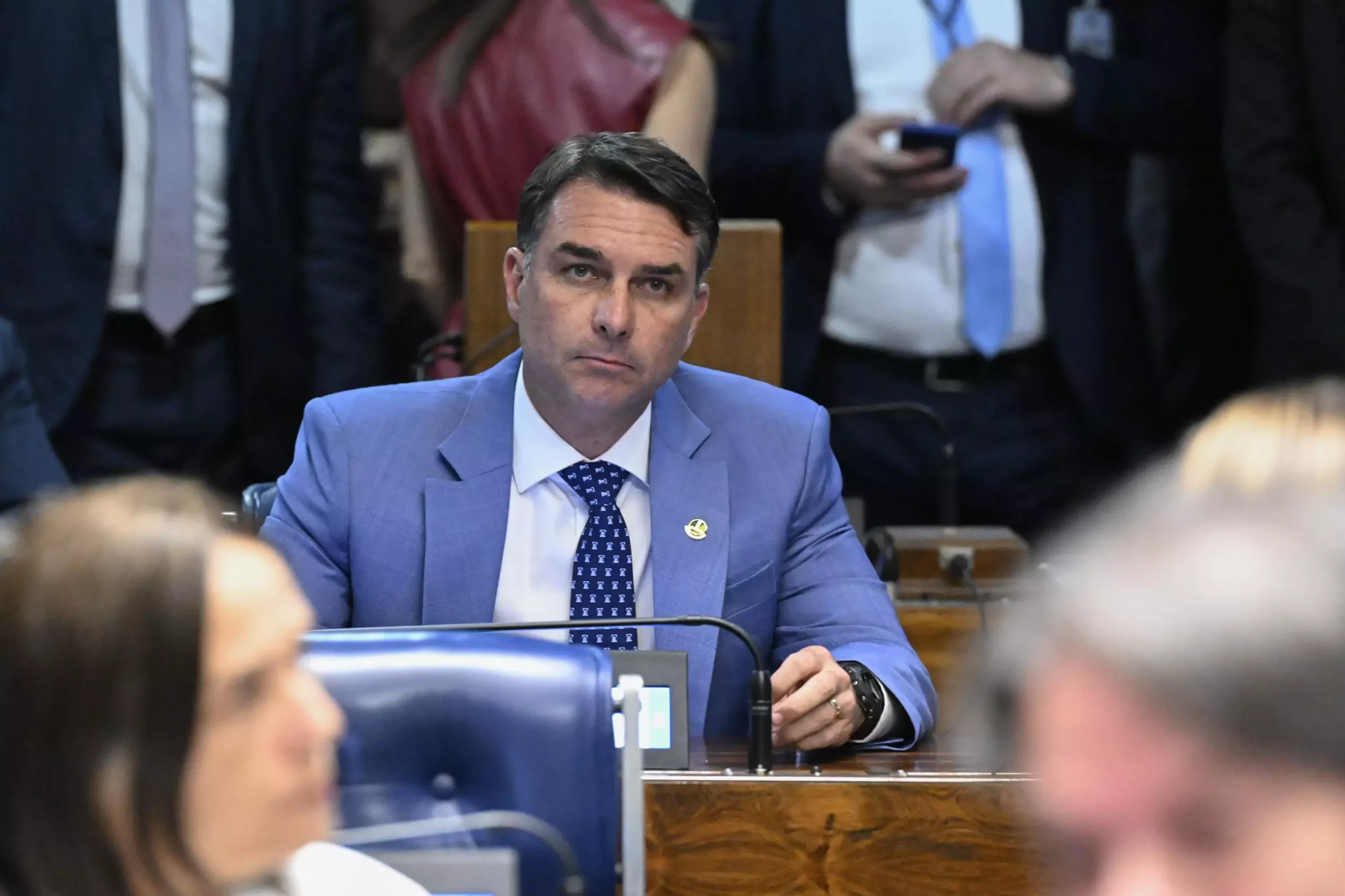 Ex-sócio e amigo de Flávio Bolsonaro revela orgias, presentes de alto valor e lobby com ministro Kassio Nunes