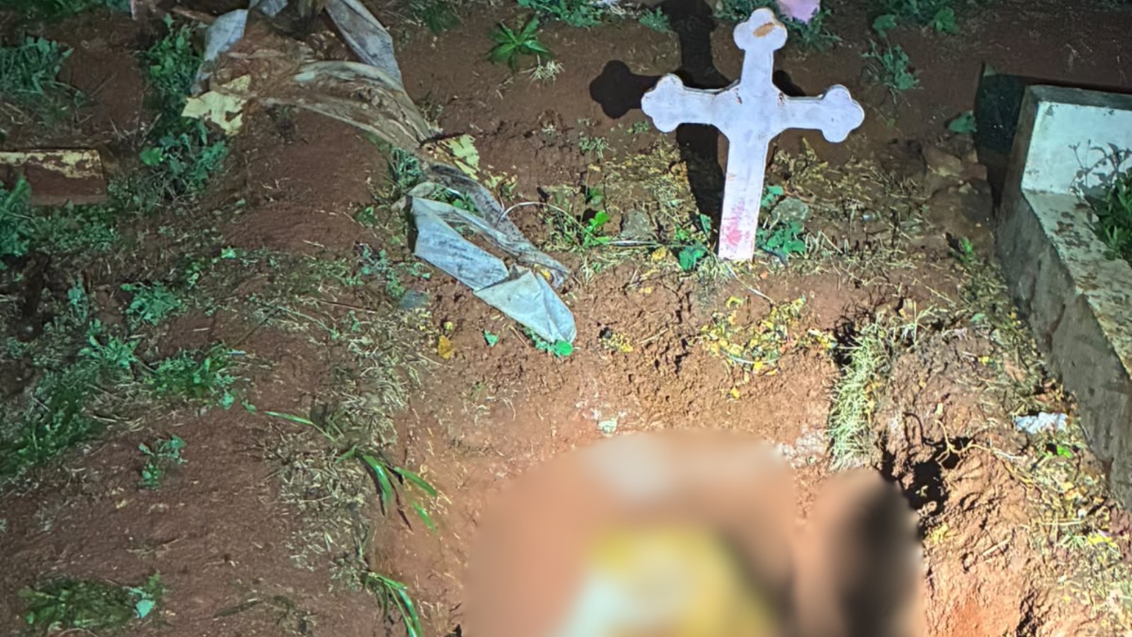 Homem é preso em Poá após retirar ossada de sepultura e levar para casa