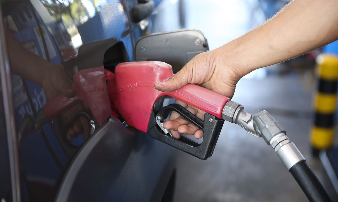 Petrobras deixará de aplicar desconto de R$ 0,44 por litro de gasolina A