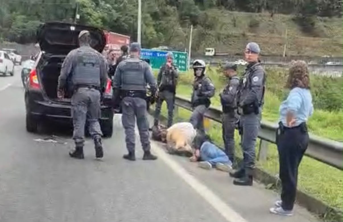 PM resgata vítima de sequestro e prende três suspeitos na Mogi-Dutra; vídeo