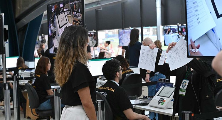 Assédio eleitoral no trabalho: saiba o que é proibido e veja onde denunciar
